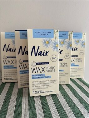 Nair Sensitive Skin Wax Ready Strips - White & Blue